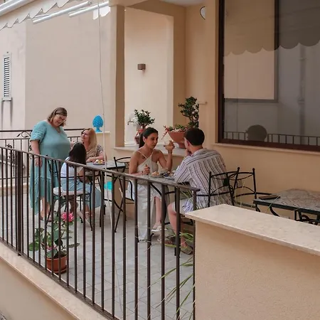 La Bifora E Il Granaio