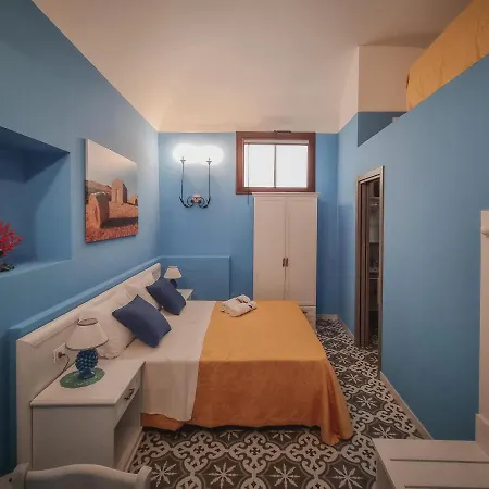 La Bifora E Il Granaio 게스트하우스 4*